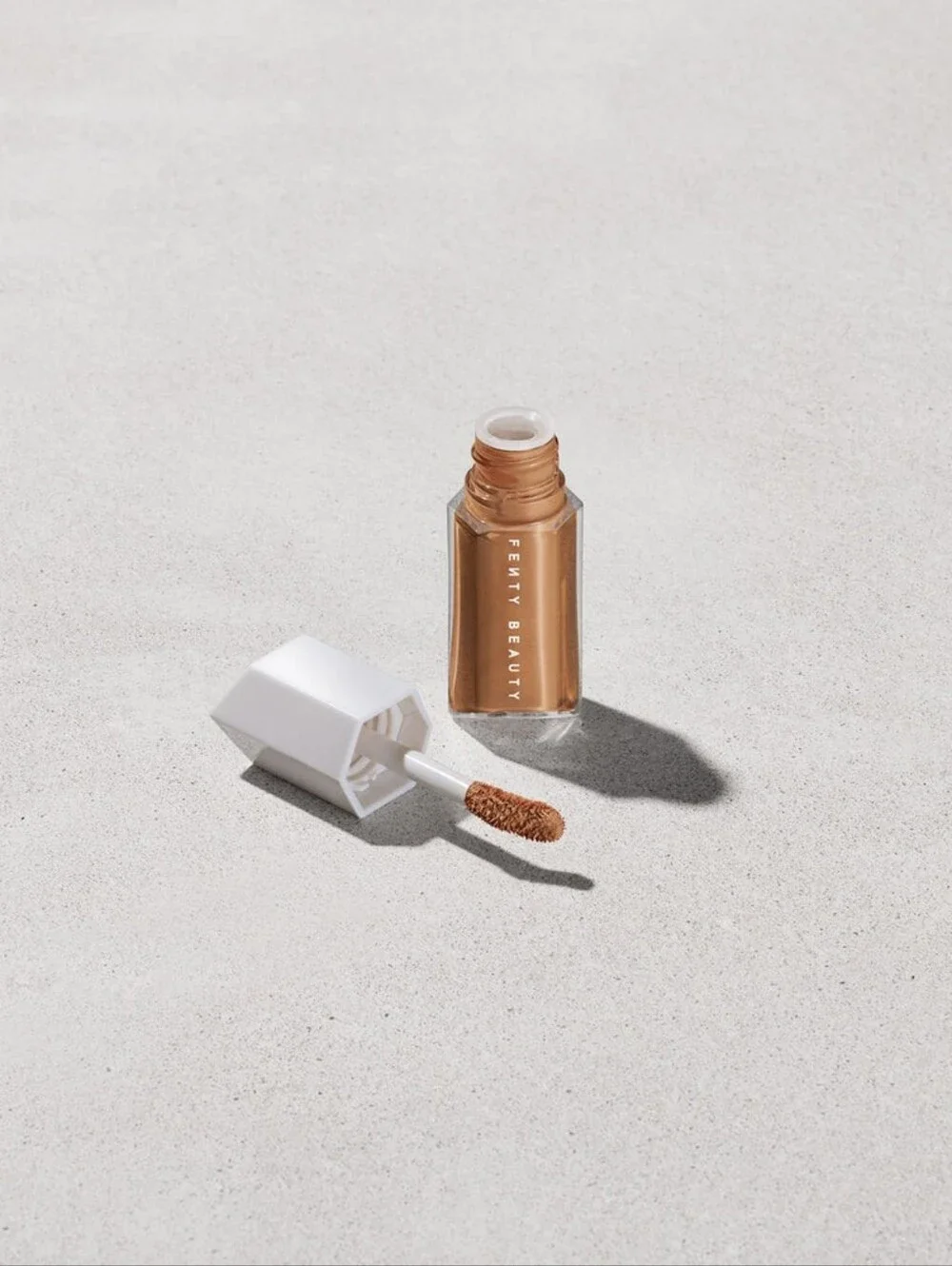 ⭐️ONLY ONE⭐️ Fenty Beauty We're Even Hydrating Longwear Concealer - 390C